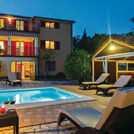 Awesome In With House A Panoramic View *