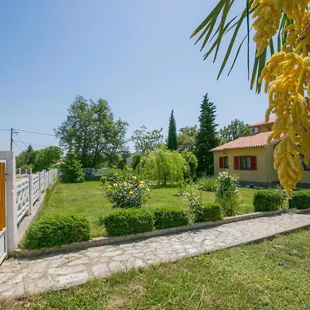 Awesome In With House A Panoramic View *
