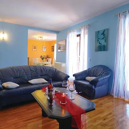 Awesome In With House A Panoramic View *